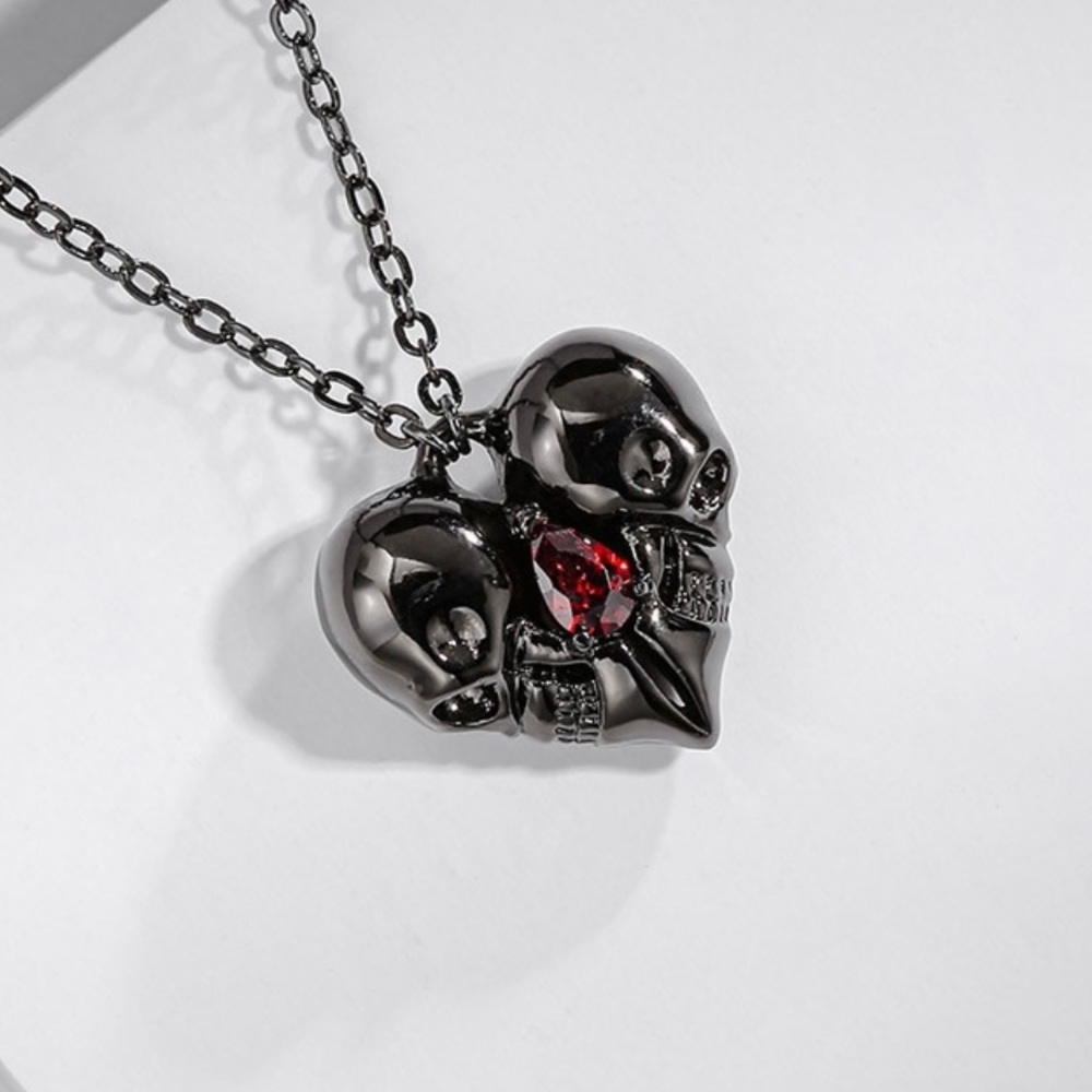 Black heart skull necklace
